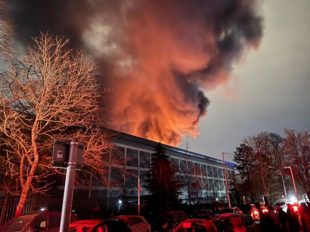 Cerraron el aeropuerto de Heathrow por un incendio al oeste de Londres