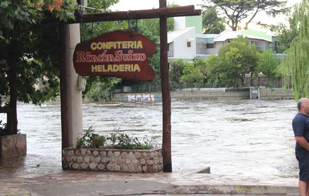 Impresionantes imágenes de la inundación en Mina Clavero