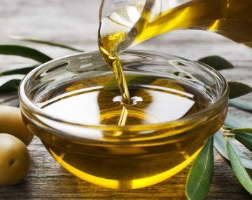 La Anmat prohibió un aceite de oliva y una solución fisiológica