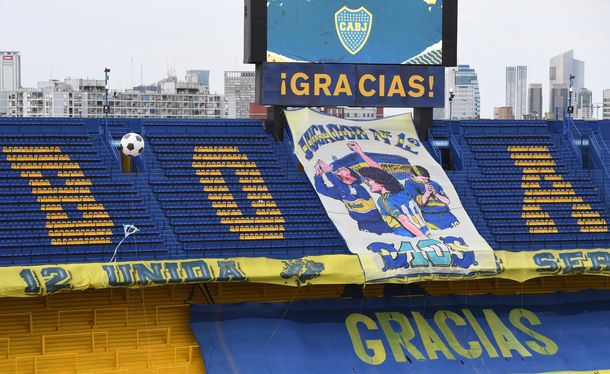 AD10S: el homenaje de La Bombonera a Maradona en el Boca - Newells