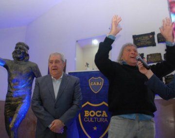 Inauguraron la estatua de Gatti en Boca: Me hubiese gustado que...