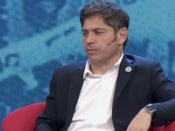 kicillof: milei prometio tenir de violeta la provincia pero se quedo sin pintura