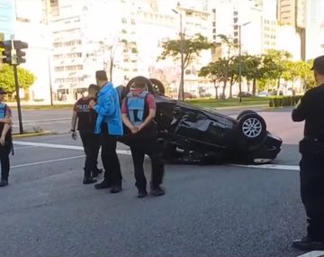 Choque múltiple y vuelco en la 9 de Julio y Santa Fe dejó tres heridos