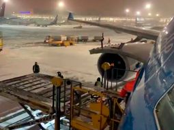 Se demoró el vuelo de Aerolíneas con la vacuna rusa: salió más tarde por un temporal