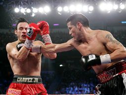 maravilla martinez volvio a pegarle a chavez jr. maravilla martinez volvio a pegarle a chavez jr.
