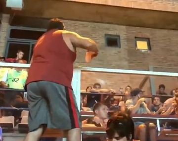 El hincha, completamente fuera de sí