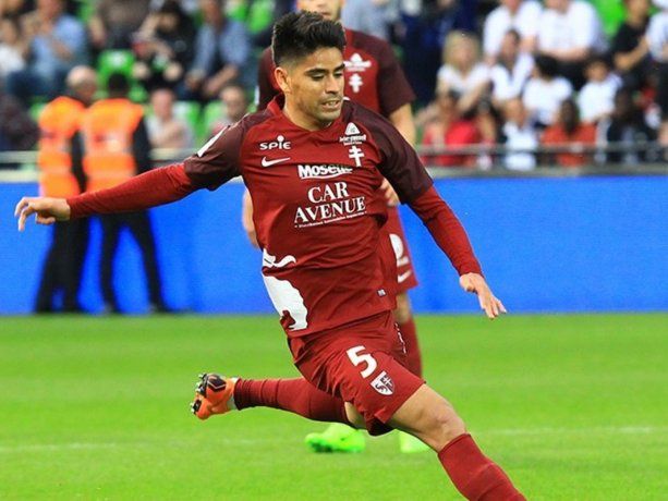 Gerónimo Poblete, que huyó de Ucrania, firma con Independiente