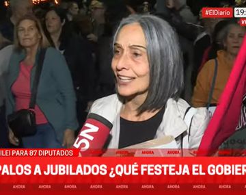 Fuerte cacerolazo de jubilados en Olivos: Si compro remedios