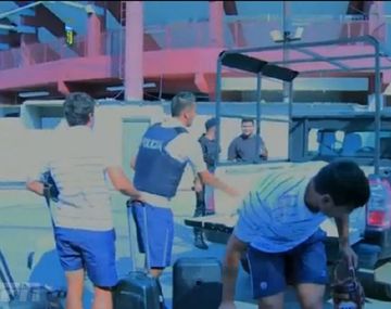 Mirá la insólita llegada de Lanús a su estadio para jugar con Belgrano