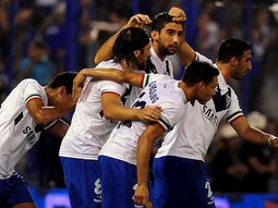 en un partido con polemica, velez derroto a arsenal en un partido con polemica, velez derroto a arsenal