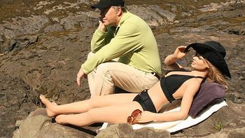 gasta miles de dolares para pasear a sus munecas gasta miles de dolares para pasear a sus munecas