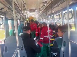 El SAME atendió a cinco pasajeros y trasladó a cuatro de ellos a diferentes hospitales. El SAME atendió a cinco pasajeros y trasladó a cuatro de ellos a diferentes hospitales.