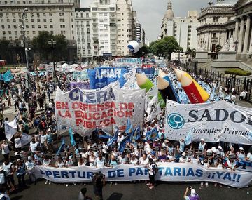 Los docentes se reúnen con Finocchiaro y reclaman la convocatoria a la paritaria nacional