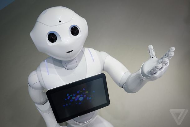 Se pone a la venta un robot que se comunica con las personas