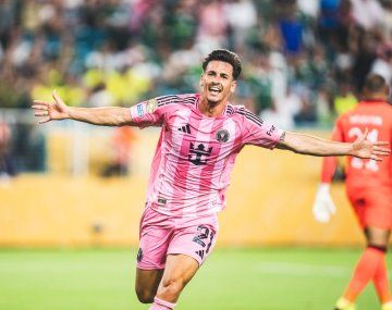 River va a la carga por Allende