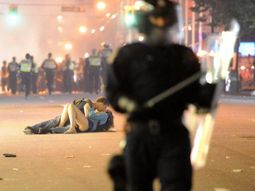 Pareja en protesta