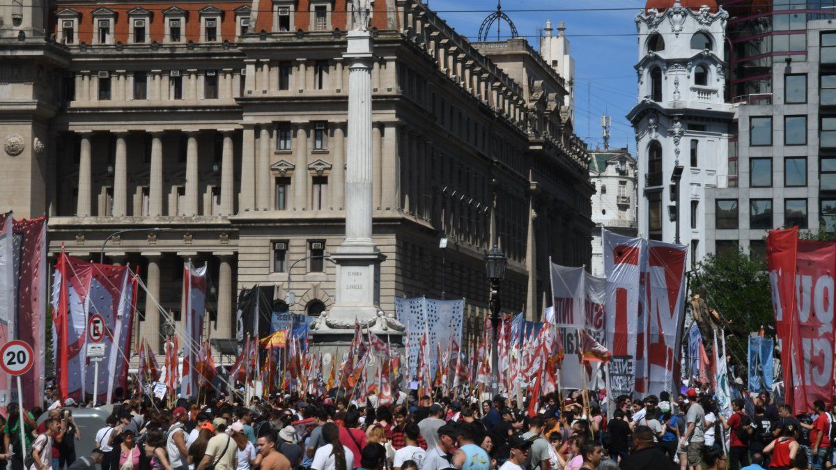 Paro nacional contra Javier Milei EN VIVO: minuto a minuto