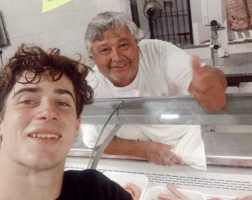 Colapinto se fue de vacaciones a San Andrés de Giles y se sacó fotos con todos