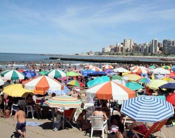 Mar del Plata: turista extranjero murió en la playa tras sufrir una descompensación