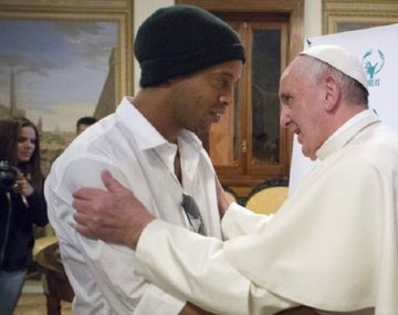 Francisco a Ronaldinho: ¿Pelé o Maradona?