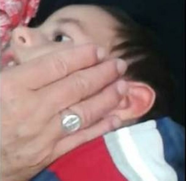 Conocé la emotiva historia del nene que no camina ni habla y fue bendecido por el Papa 