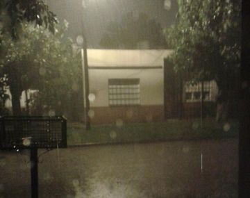 Cayó granizo en zona sur y se esperan tormentas para la Ciudad y alrededores