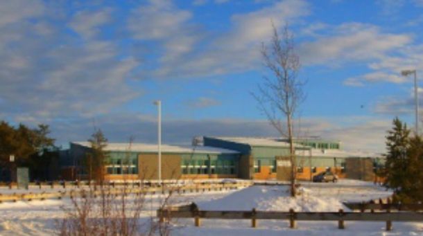 Hay cinco muertos en un tiroteo en una escuela de Canadá