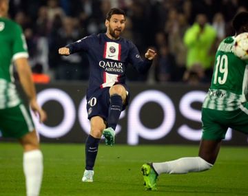 Con un doblete de Messi