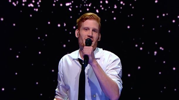 Un chico con problemas auditivos emocionó cantando como Michael Bublé