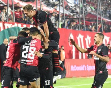 Newells venció 2-0 a Godoy Cruz en el último partido del domingo