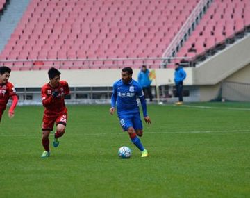 Carlos Tevez debutó en el Shanghai Shenhua