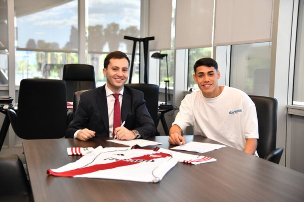 River renovó a Santiago Lencina y lo blindó con una cláusula millonaria: ¿vuelve a jugar?