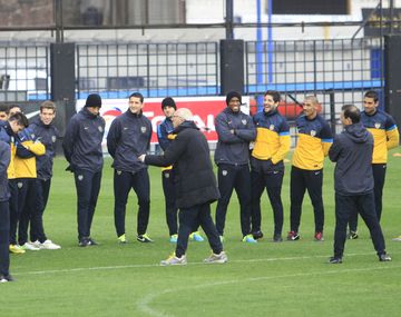 Boca entrenó sin el Cata y con Román entre algodones