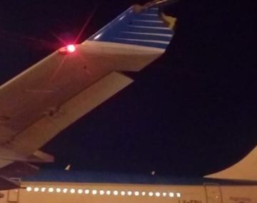 Celebraban el retiro de un piloto y chocó el avión contra un camión de bomberos en Ezeiza