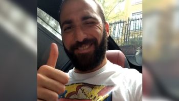 gonzalo higuain subio un video cantando...¡y le erro a la letra! gonzalo higuain subio un video cantando...¡y le erro a la letra!