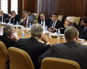 Massa con la UIA: Dicen que no medimos