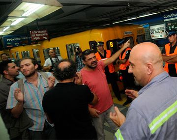 Hacer paro es como cruzar un semáforo en rojo