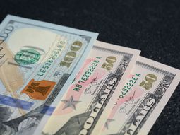 El billete verde volvió a bajar en Uruguay. El billete verde volvió a bajar en Uruguay.