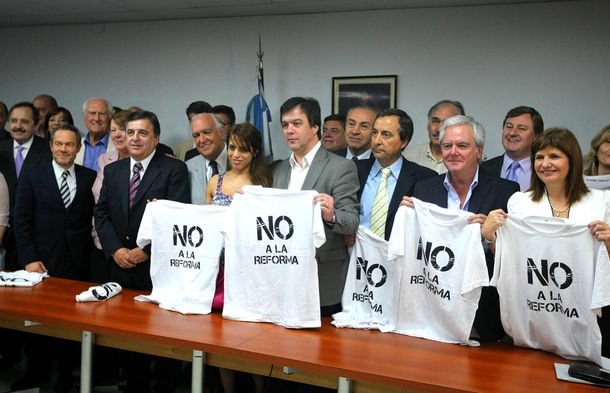 Diputados opositores firmaron un acuerdo contra la re-reelección