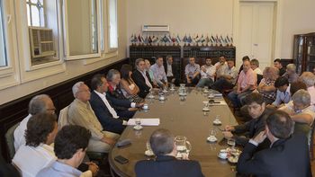 scioli y los diputados del fpv volvieron a criticar las designaciones en la corte scioli y los diputados del fpv volvieron a criticar las designaciones en la corte