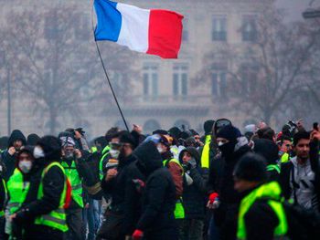 Masiva huelga en Francia contra la reforma previsional que impulsa Macron