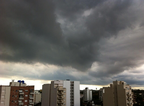 Rige un alerta por posible caída de granizo y tormentas en la Ciudad y alrededores