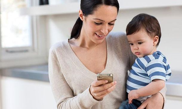 Cinco aplicaciones de celular para ayudar a padres primerizos