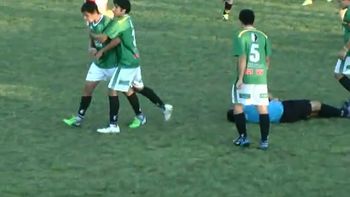 video: hermano de un jugador de la seleccion noqueo a un arbitro video: hermano de un jugador de la seleccion noqueo a un arbitro