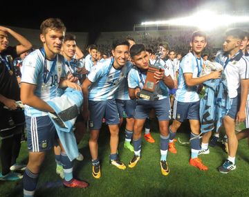 Argentina Sub 15 derrotó a Brasil 3 a 2 y se quedó con el Sudamericano