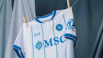 napoli presento una camiseta en homenaje a argentina: el video fue grabado en buenos aires napoli presento una camiseta en homenaje a argentina: el video fue grabado en buenos aires