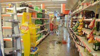 dramatico relato desde un centro comercial saqueado dramatico relato desde un centro comercial saqueado