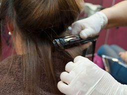 Un peluquero será indagado por un alisado tóxico Un peluquero será indagado por un alisado tóxico