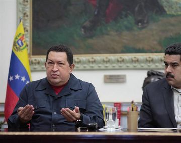 Hugo Chávez y su vicepresidente, Nicolás Maduro