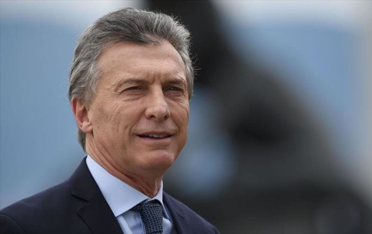 Macri vuela rumbo a la India acompañado por Lousteau y 120 empresarios 